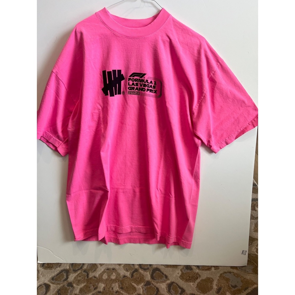 UNDEFEATED Formula 1 Las Vegas Grand Prix 2023 T Shirt Red Size Large F1